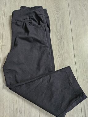 DéVia Collection Black Pull-On Capri Pants Size 6 Made in Canada Stretch🔥